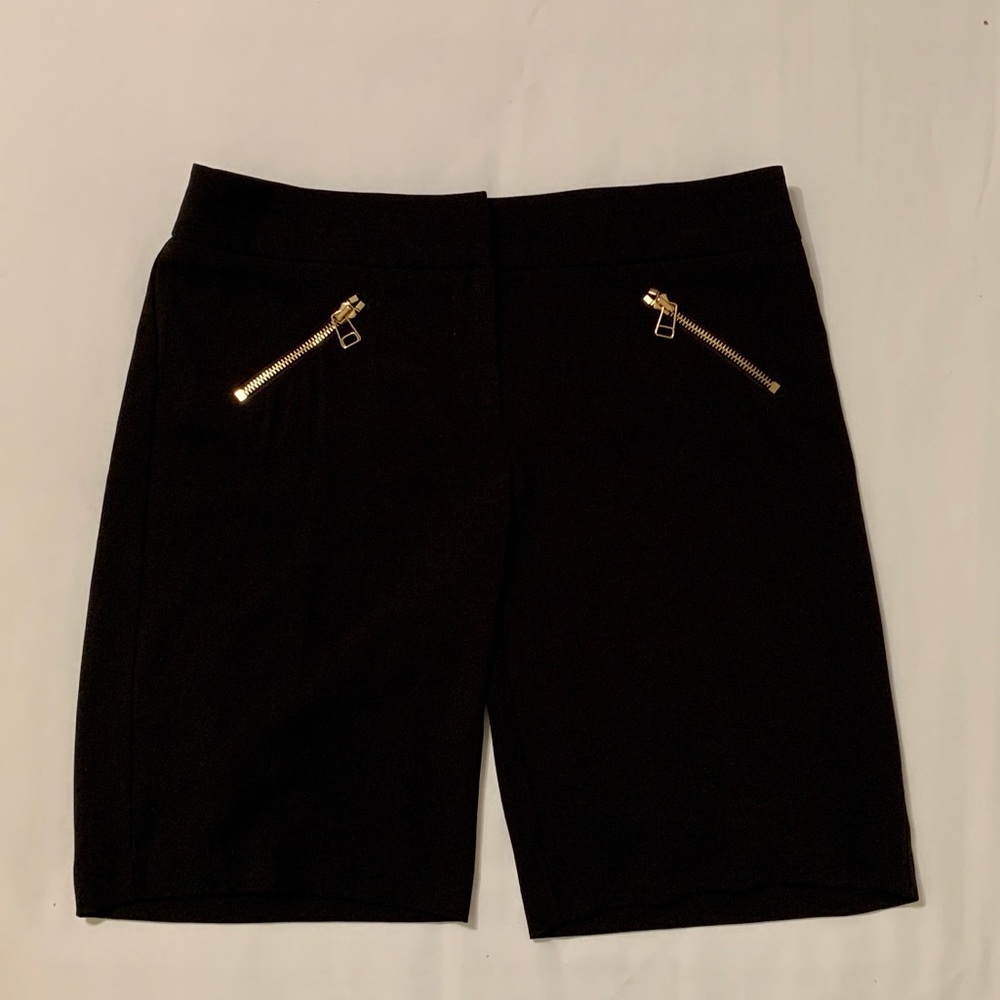 NWT Cache Low-Rise Zippered Business Shorts